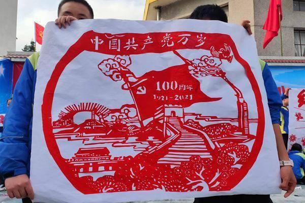 “嘟嘟唇”是做了丰唇，整容失败影响气质？